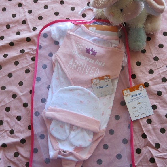 Swiggles Other - Baby Girl *NWT* 7 Piece Layette Set Size 6-9 Month